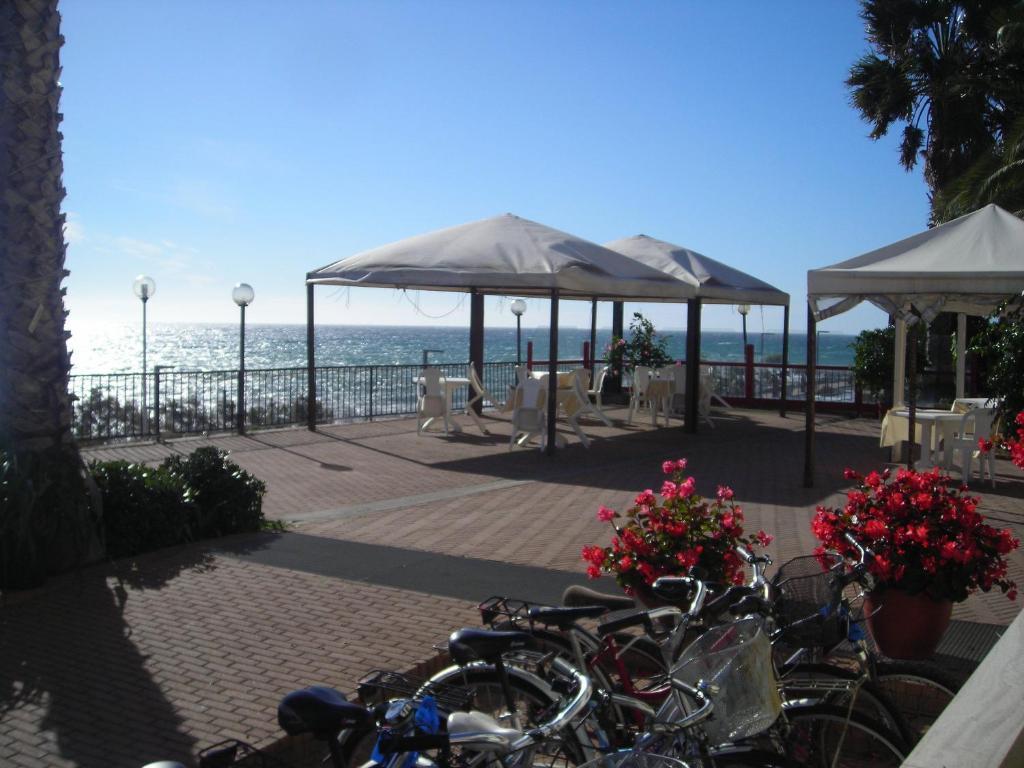 Albergo Ristorante Lucciola Santo Stefano al Mare Exterior photo