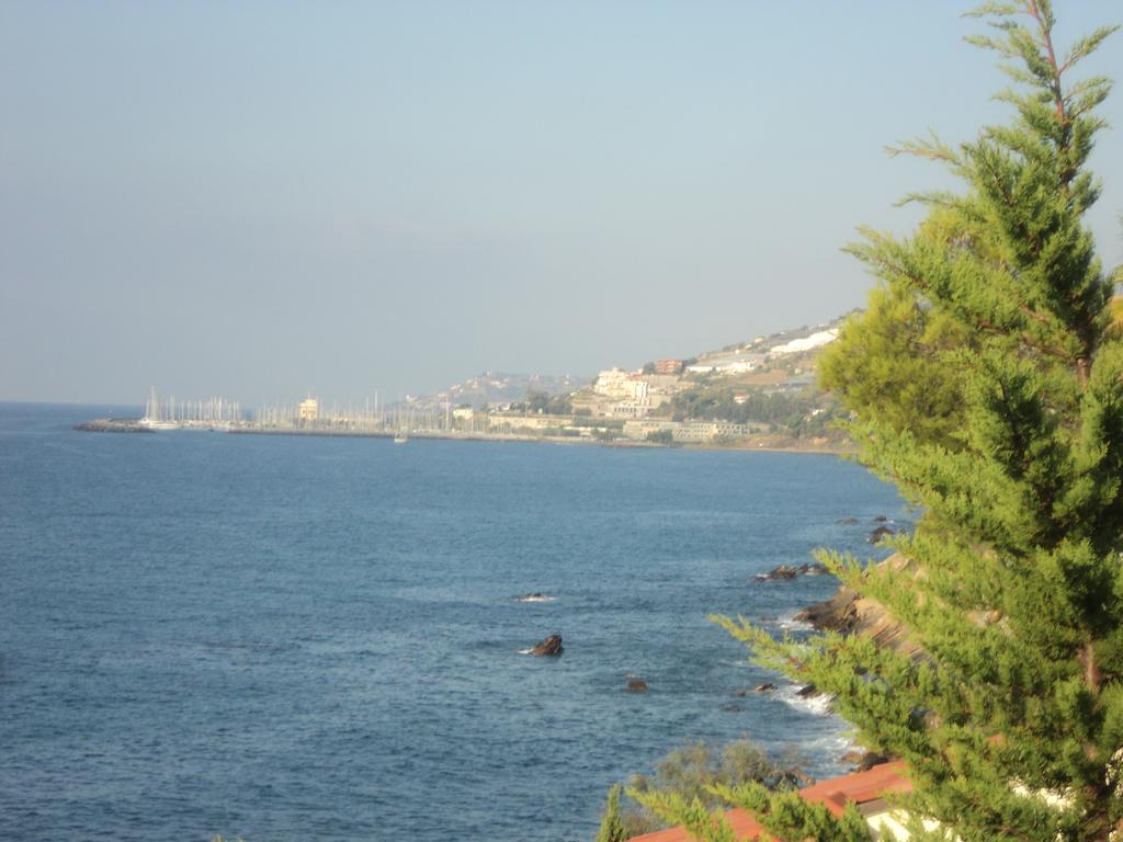 Albergo Ristorante Lucciola Santo Stefano al Mare Exterior photo