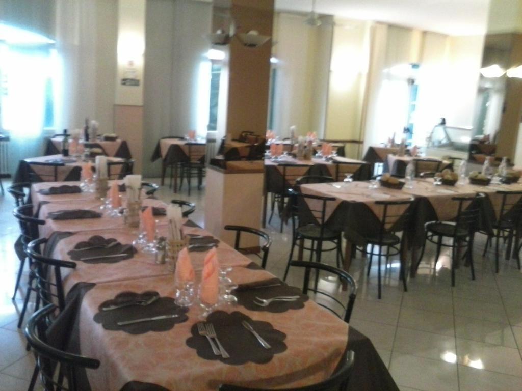 Albergo Ristorante Lucciola Santo Stefano al Mare Exterior photo